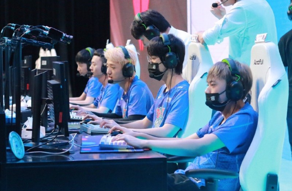 塔图姆重返赛场，重返赛场首场状态出色，RNG观众沸腾！-爱游戏在线